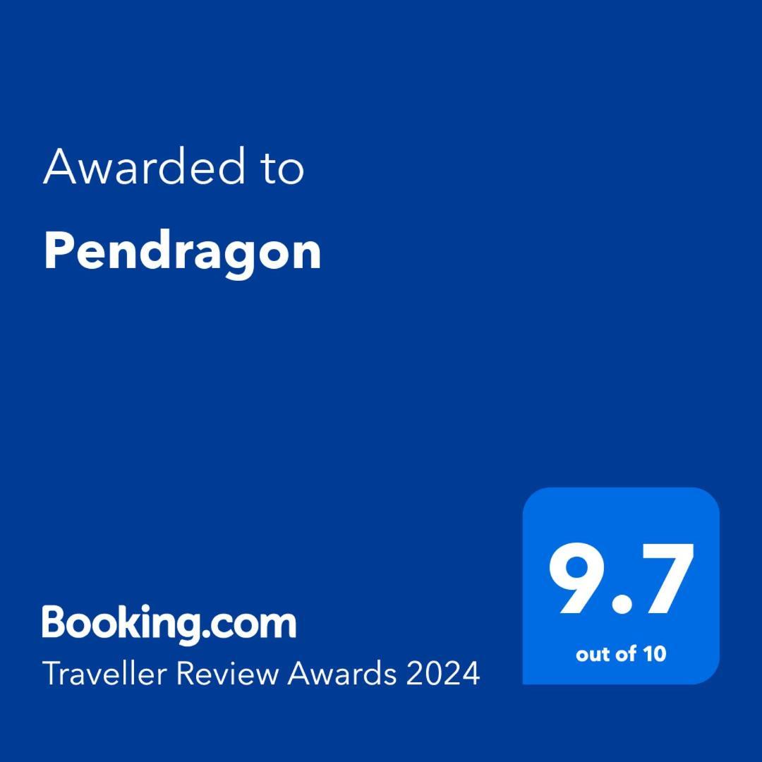 Pendragon Villa เพนแซนซ์ ภายนอก รูปภาพ
